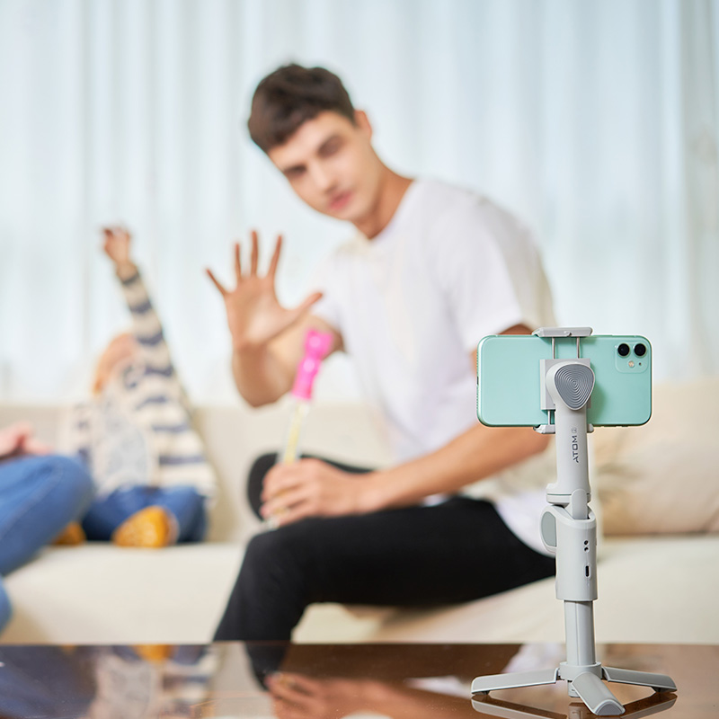 Snoppa ATOM2 3-Axis Handheld S - đánh giá và giá Handheld Stabilizer Gimbal
